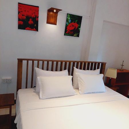 Golden Villa Kandy - "Free Pickup From Kandy " Bagian luar foto