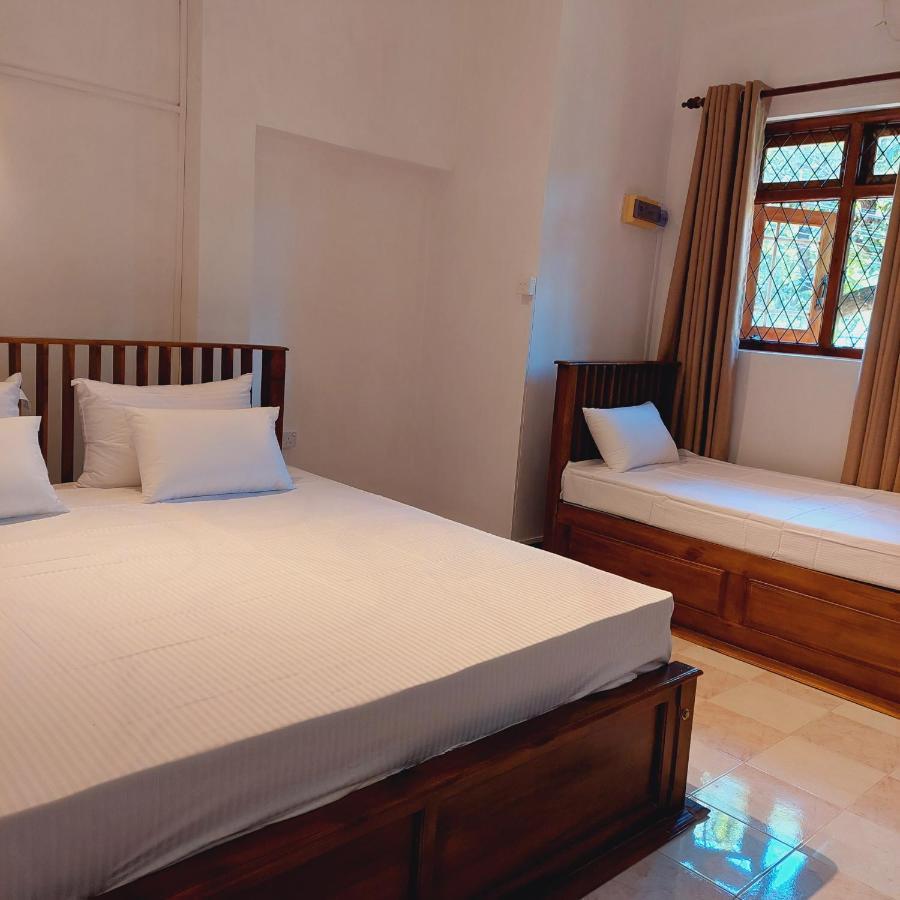 Golden Villa Kandy - "Free Pickup From Kandy " Bagian luar foto