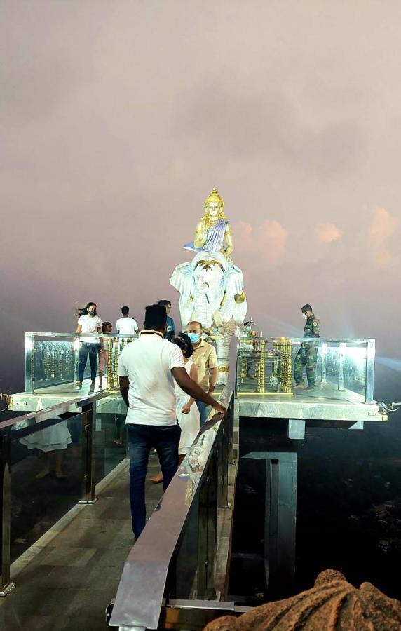 Golden Villa Kandy - "Free Pickup From Kandy " Bagian luar foto