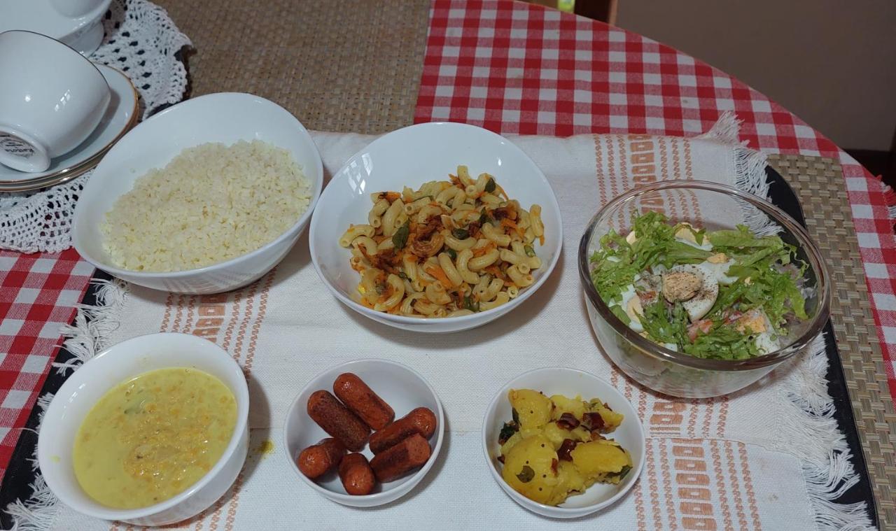Golden Villa Kandy - "Free Pickup From Kandy " Bagian luar foto