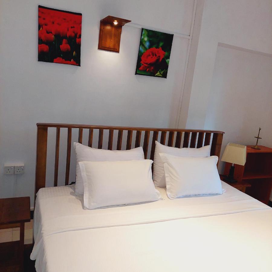 Golden Villa Kandy - "Free Pickup From Kandy " Bagian luar foto
