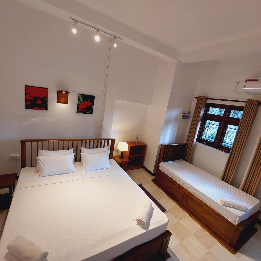 Golden Villa Kandy - "Free Pickup From Kandy " Bagian luar foto